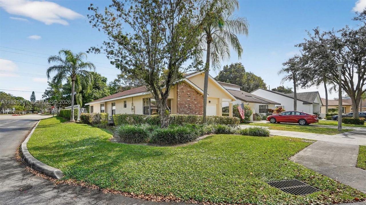 2540 Calamondin Cir, Coconut Creek, FL 33063 Photo