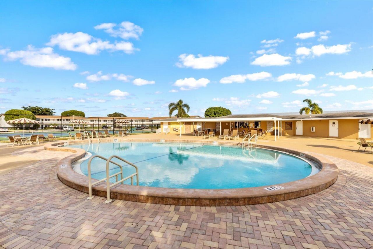 17 Andover A, West Palm Beach, FL 33417 Photo