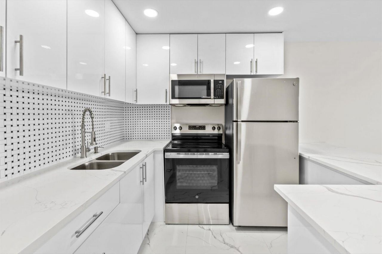 17 Andover A, West Palm Beach, FL 33417 Photo