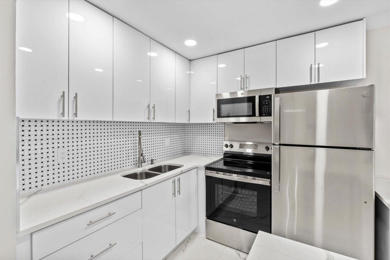 17 Andover A, West Palm Beach, FL 33417 Photo