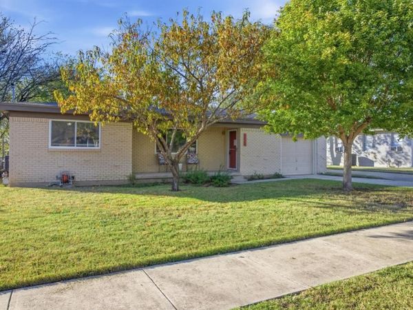 1004 Usher Street, Benbrook, TX 76126