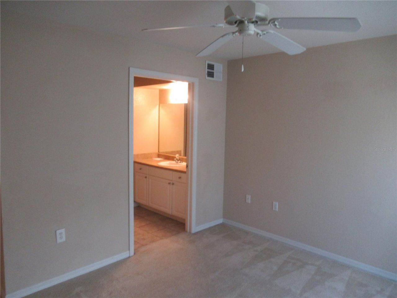 5601 Rosehill Road, Unit 203, Sarasota, FL 34233 Photo