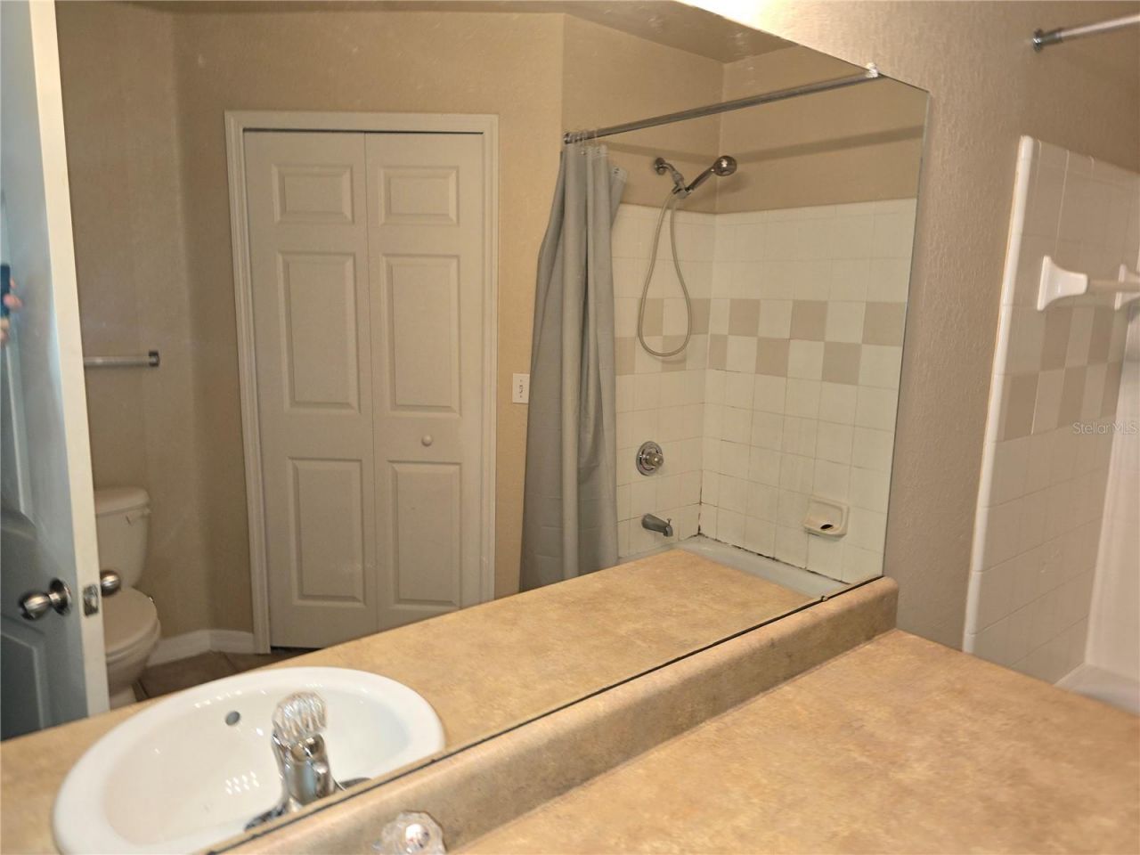 5601 Rosehill Road, Unit 203, Sarasota, FL 34233 Photo