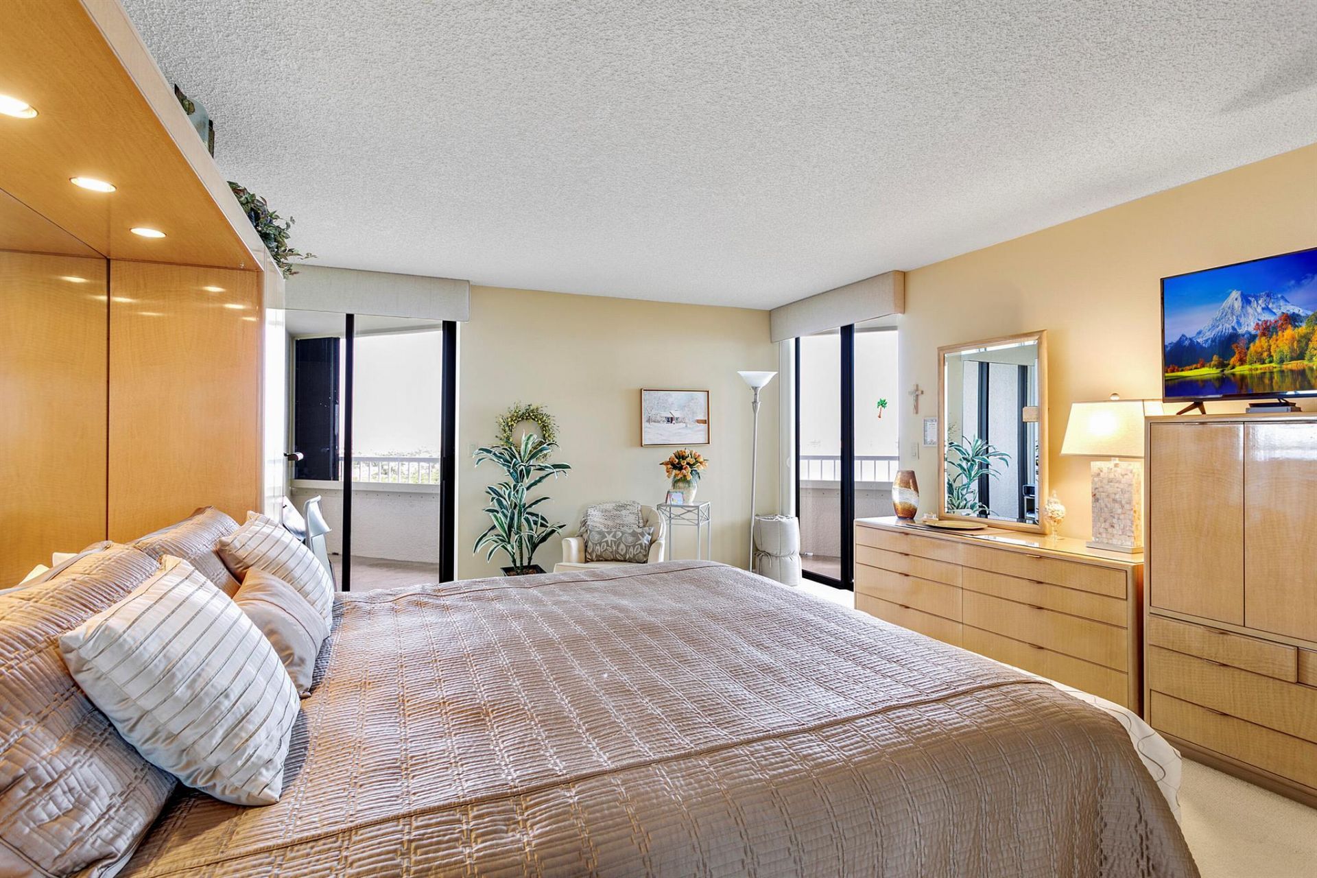 5070 N Ocean Drive, Unit 10c, Singer Island, FL 33404 Photo