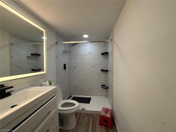 8326 Breeze DR, NORTH FORT MYERS, FL 33917