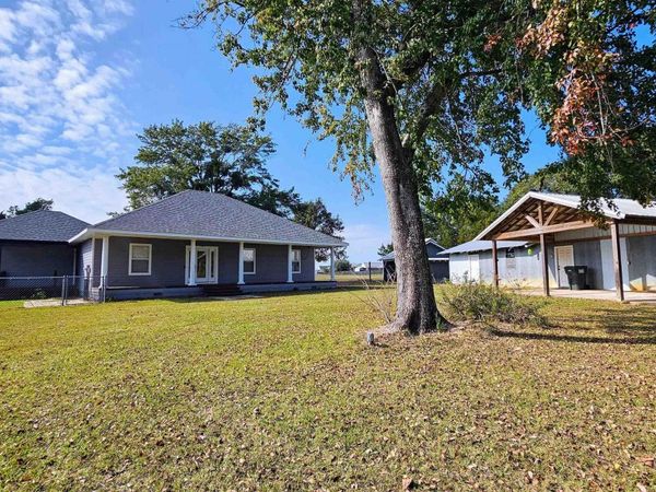 9275 Crawford Road, Elberta, AL 36530