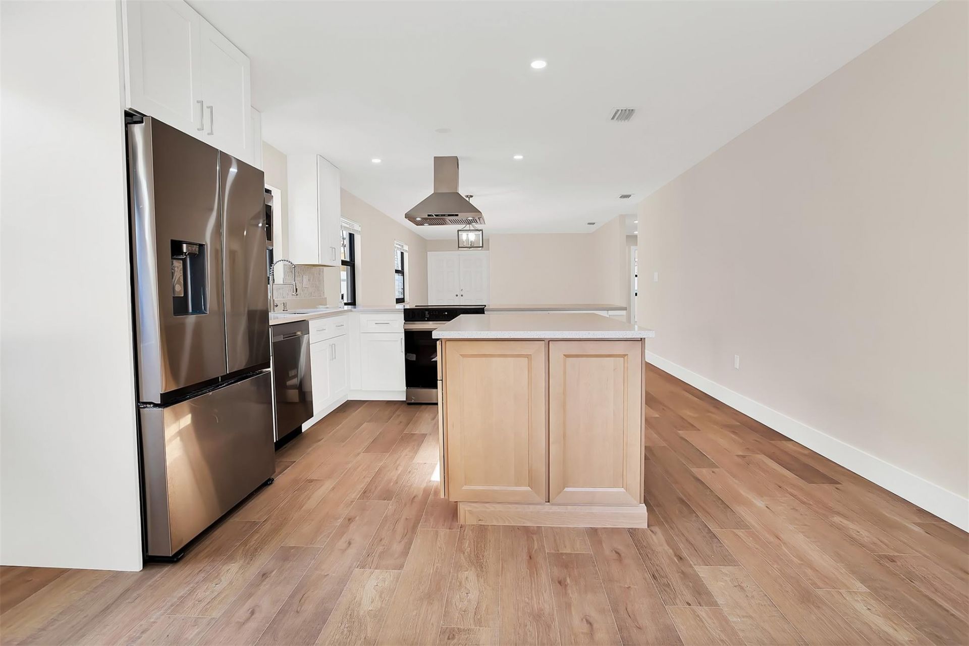 391 NW 58th Avenue, Miami, FL 33126 Photo