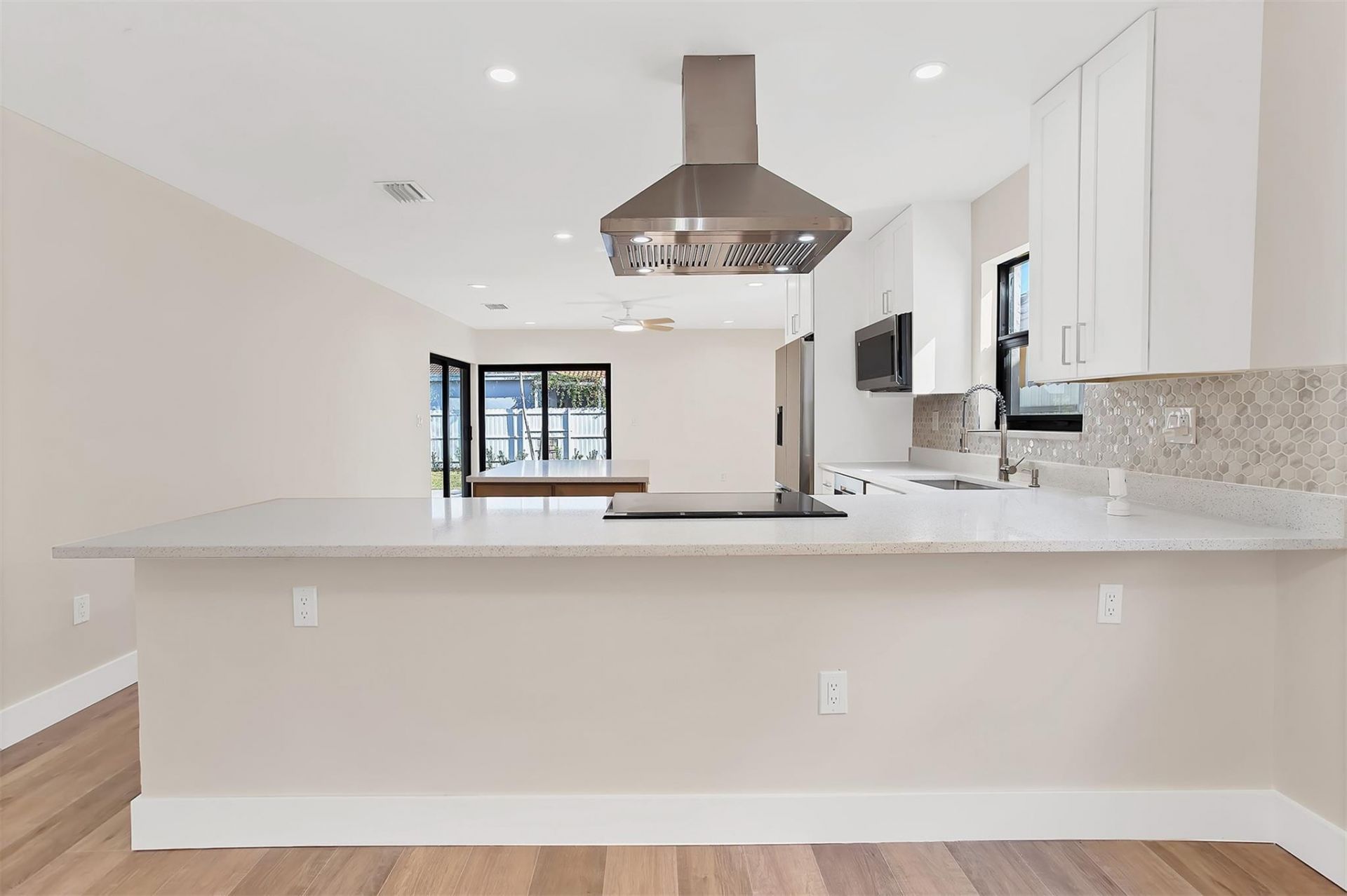 391 NW 58th Avenue, Miami, FL 33126 Photo