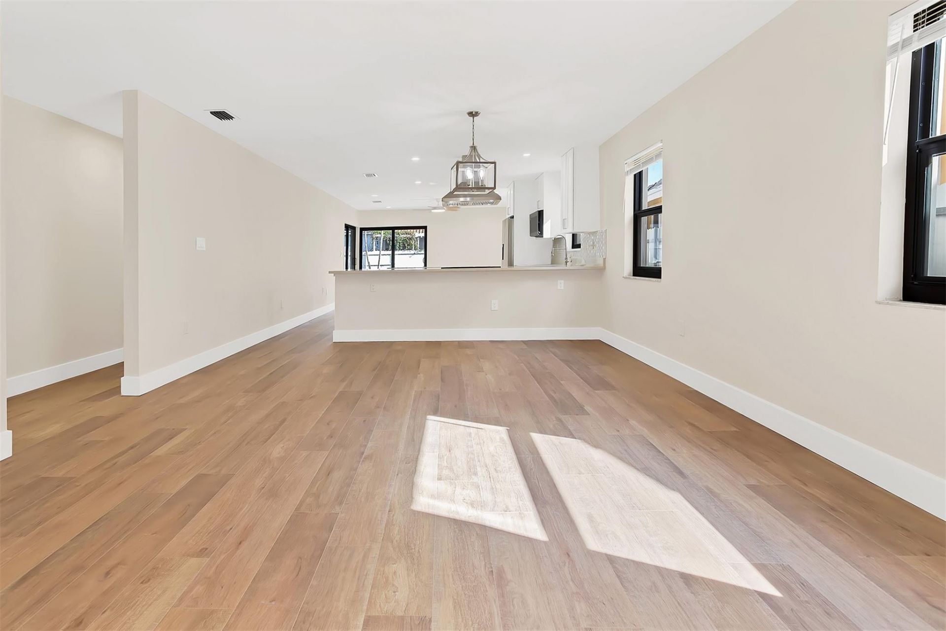 391 NW 58th Avenue, Miami, FL 33126 Photo