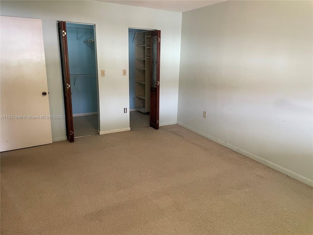 911 NE 199th St, Unit 203-14, Miami, FL 33179 Photo