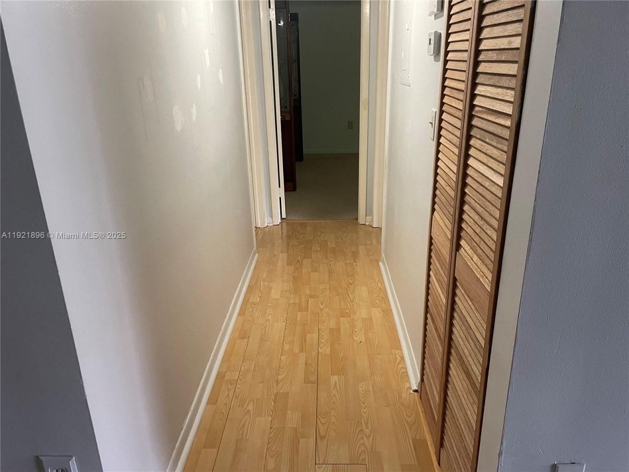 911 NE 199th St, Unit 203-14, Miami, FL 33179 Photo