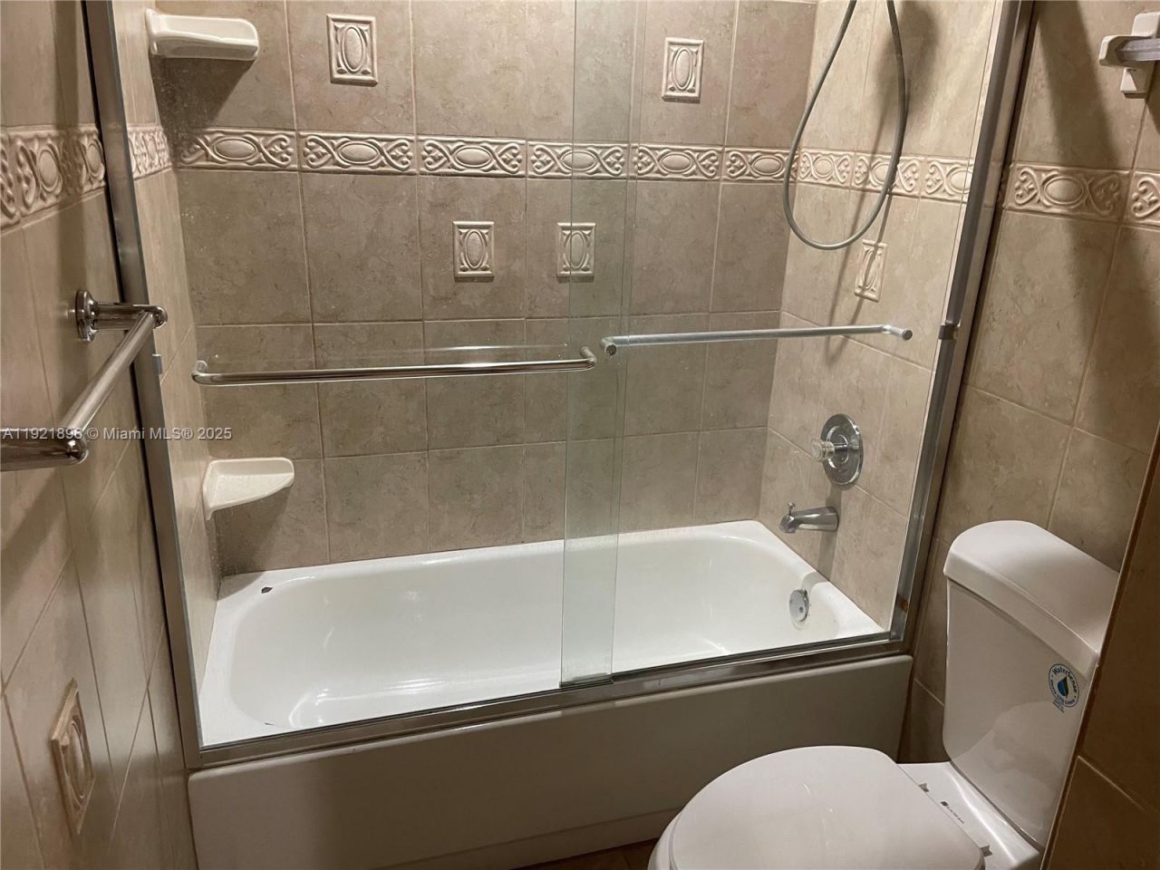 911 NE 199th St, Unit 203-14, Miami, FL 33179 Photo