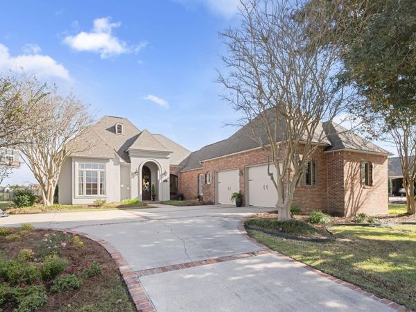 2315 S Turnberry Ave, Zachary, LA 70791