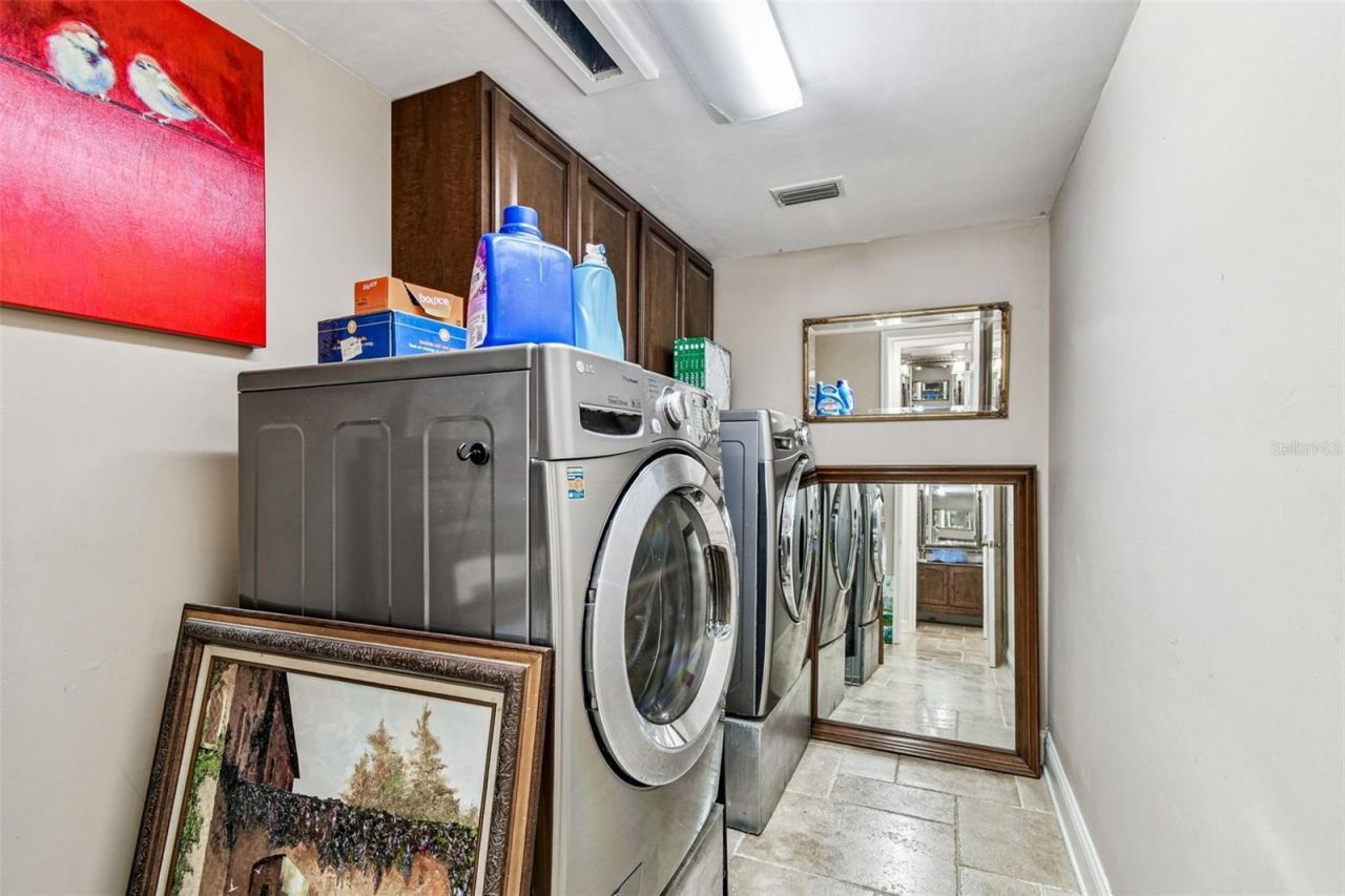 9149 Maple Court, Seminole, FL 33777 Photo