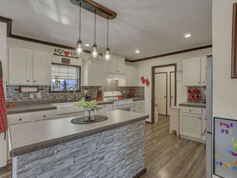 22037 State Route 180, Laurelville, OH 43135 Photo 16