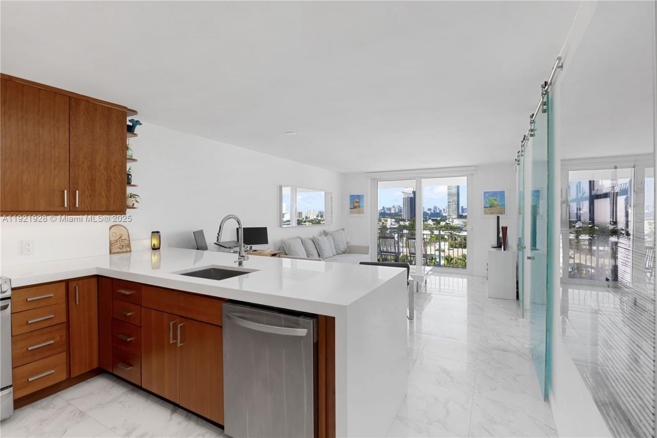 345 Ocean Dr, Unit 1101, Miami Beach, FL 33139 Photo