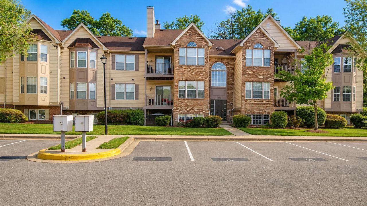 2061 Alice Avenue, Unit 2061-303, Oxon Hill, MD 20745 Main Photo