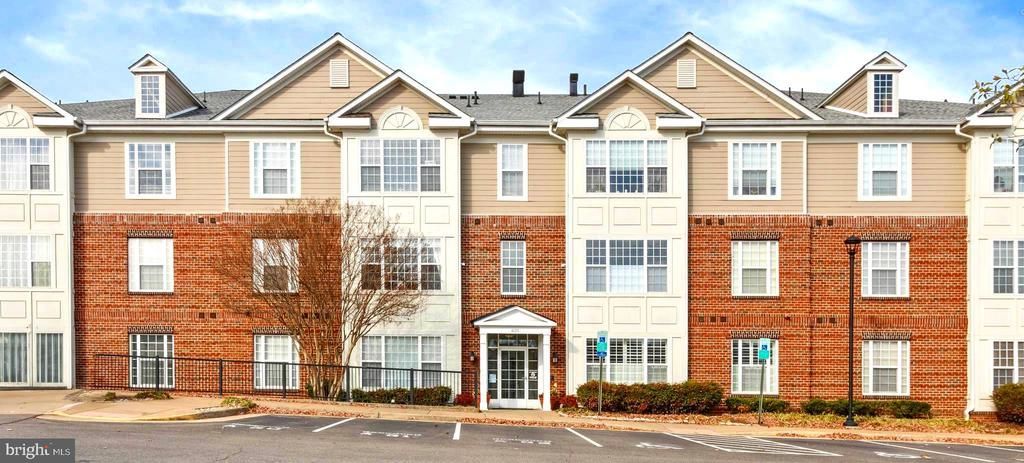 621 Cobblestone Boulevard, Unit T9, Fredericksburg, VA 22401 Main Photo