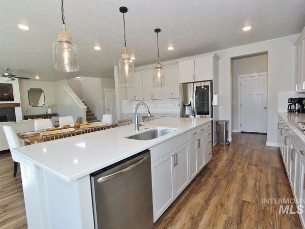 7802 S Dewberry Ave., Boise, ID 83709