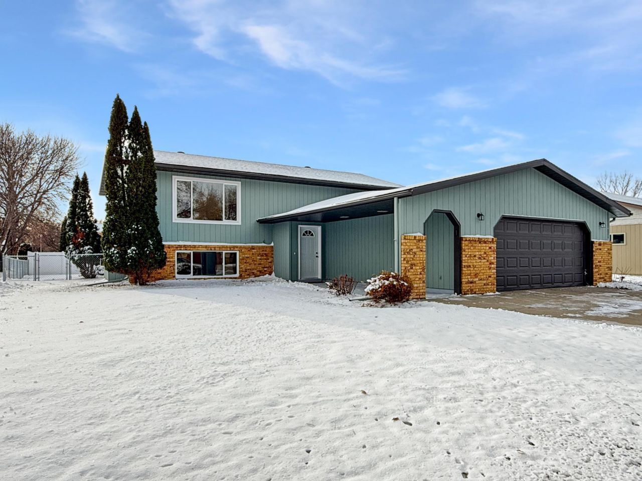 1620 36 1/2 Avenue S, Fargo, ND 58104 Main Photo