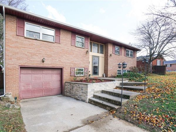 906 Westview Drive, Belpre, OH 45714