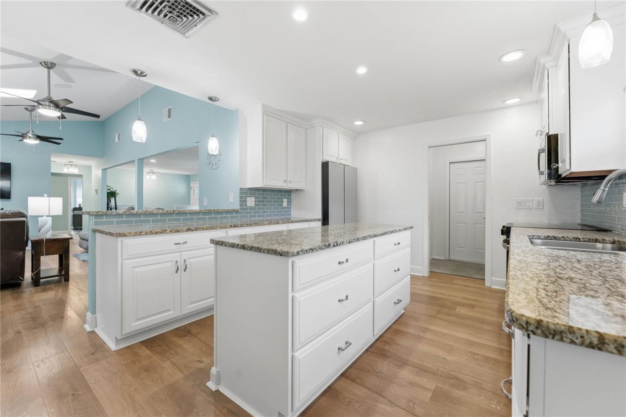 4124 Pinar Drive, Bradenton, FL 34210 Photo