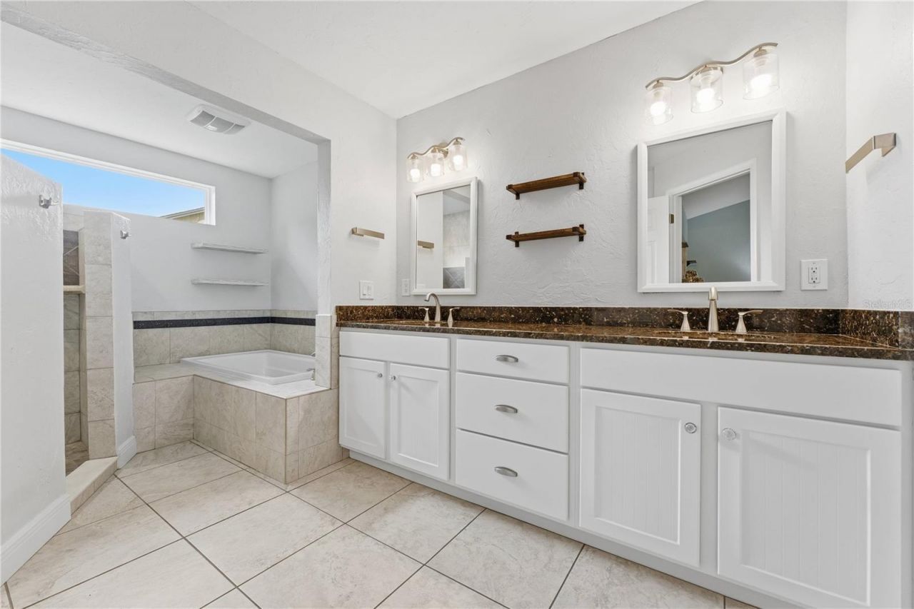 4124 Pinar Drive, Bradenton, FL 34210 Photo