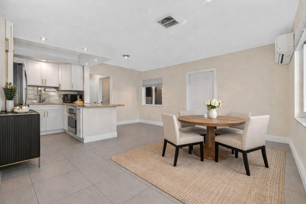 2110 NE 56 Street, Fort Lauderdale, FL 33308 Photo