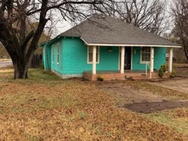 320 W 2nd Street, Watonga, OK 73772