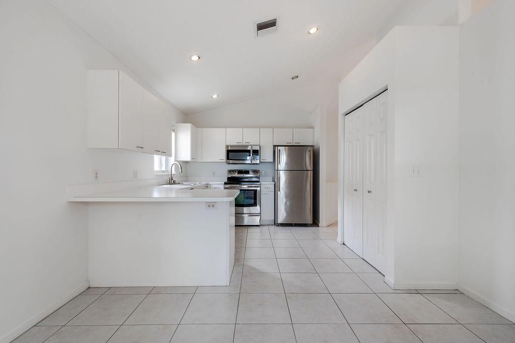 1975 Oak Berry Circle, Wellington, FL 33414 Photo