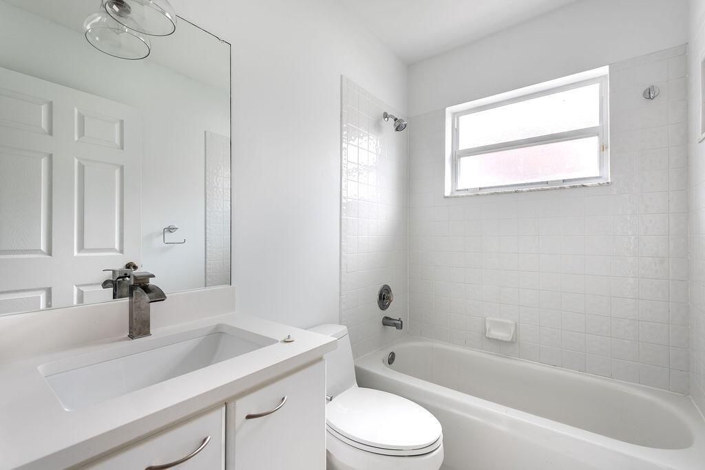 1975 Oak Berry Circle, Wellington, FL 33414 Photo