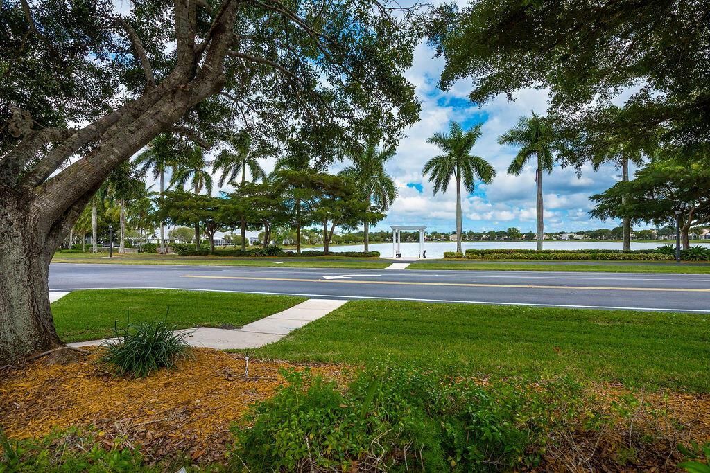 1975 Oak Berry Circle, Wellington, FL 33414 Photo