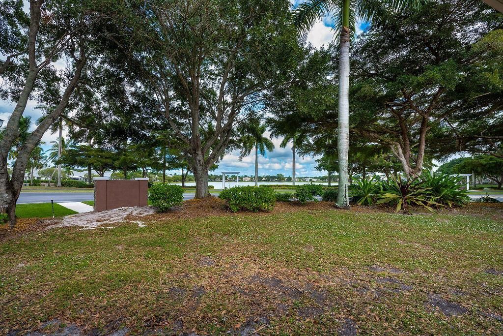 1975 Oak Berry Circle, Wellington, FL 33414 Photo