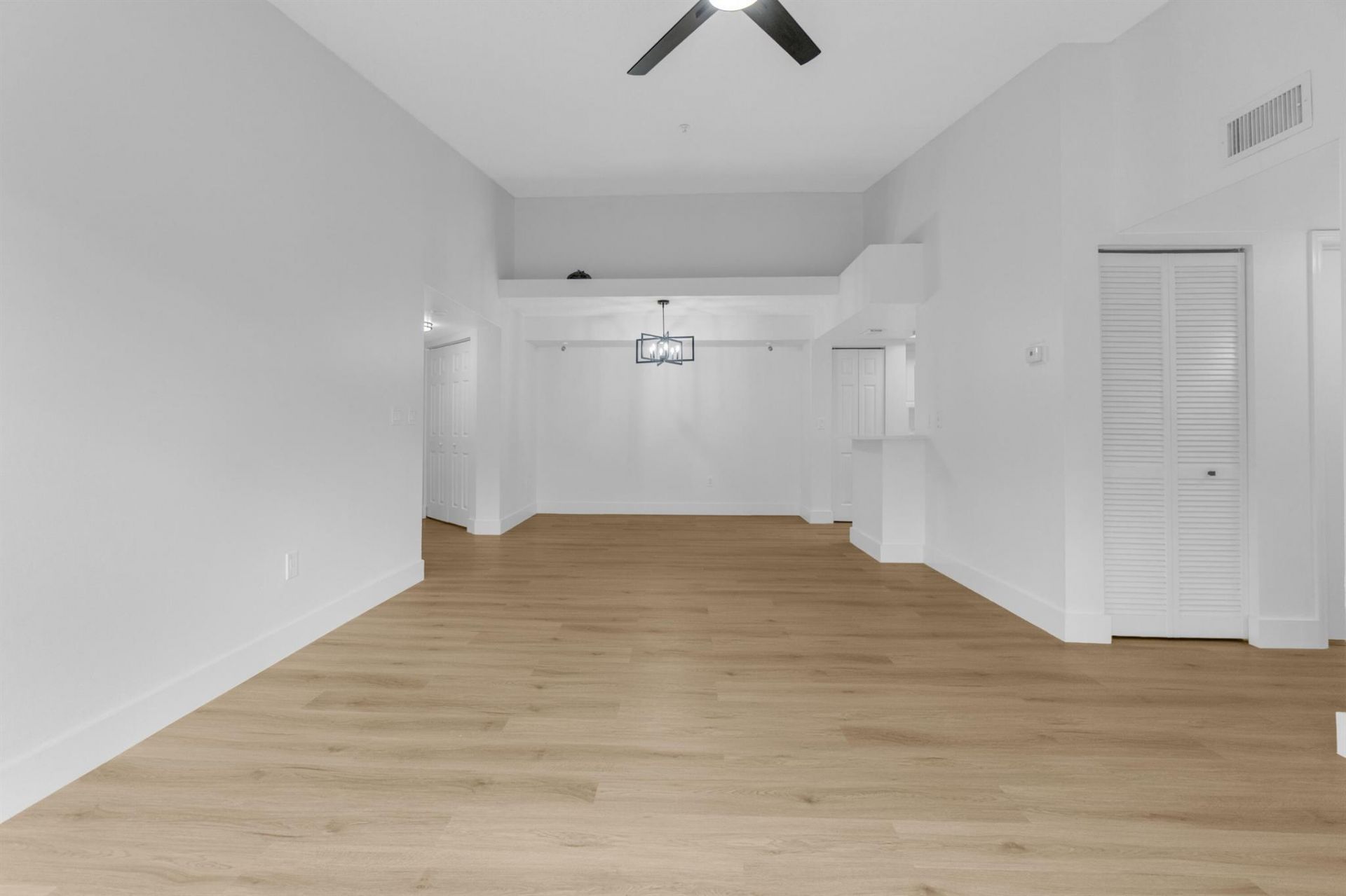 400 Crestwood Court N, Unit 420, Royal Palm Beach, FL 33411 Photo