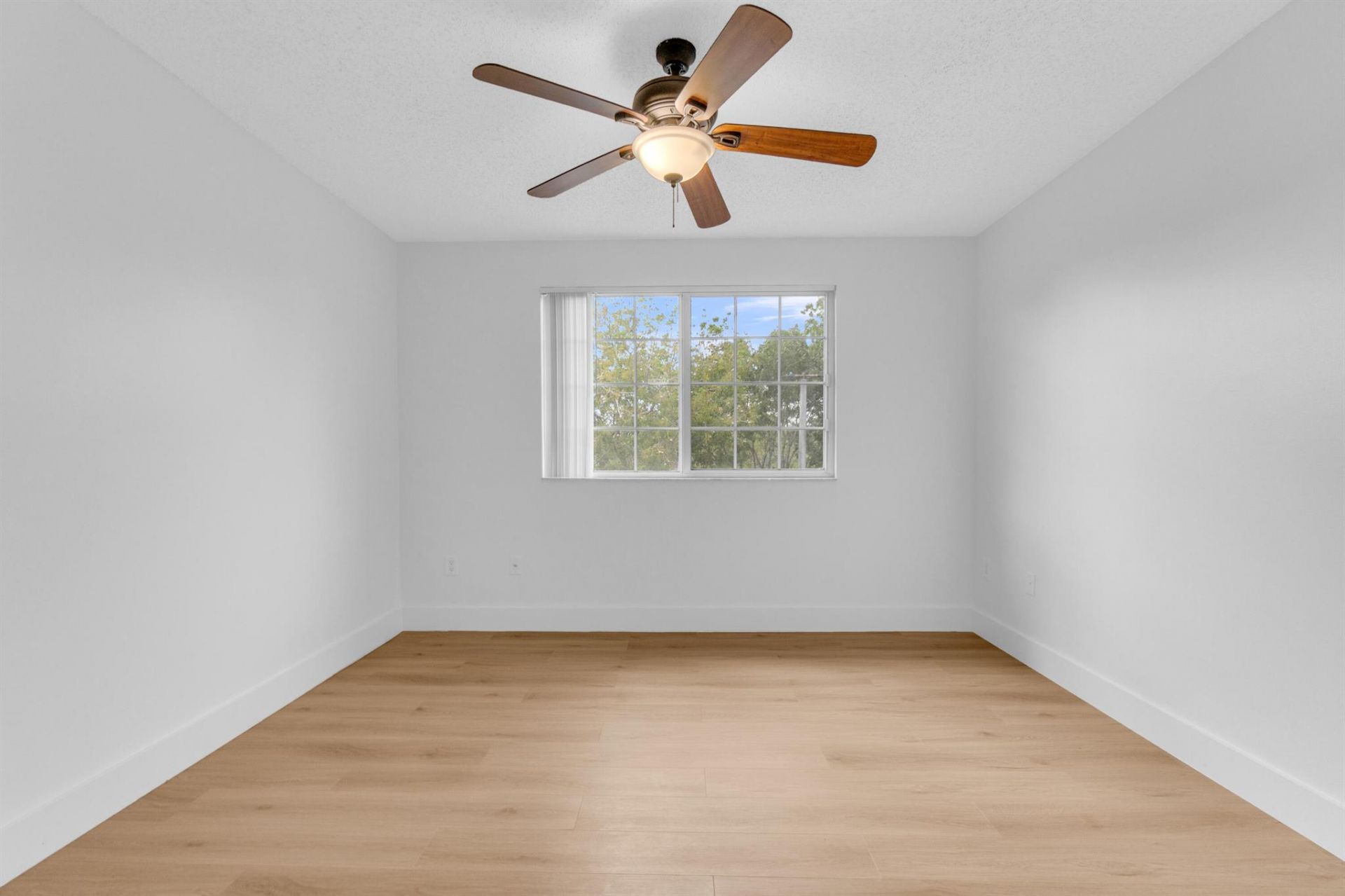 400 Crestwood Court N, Unit 420, Royal Palm Beach, FL 33411 Photo