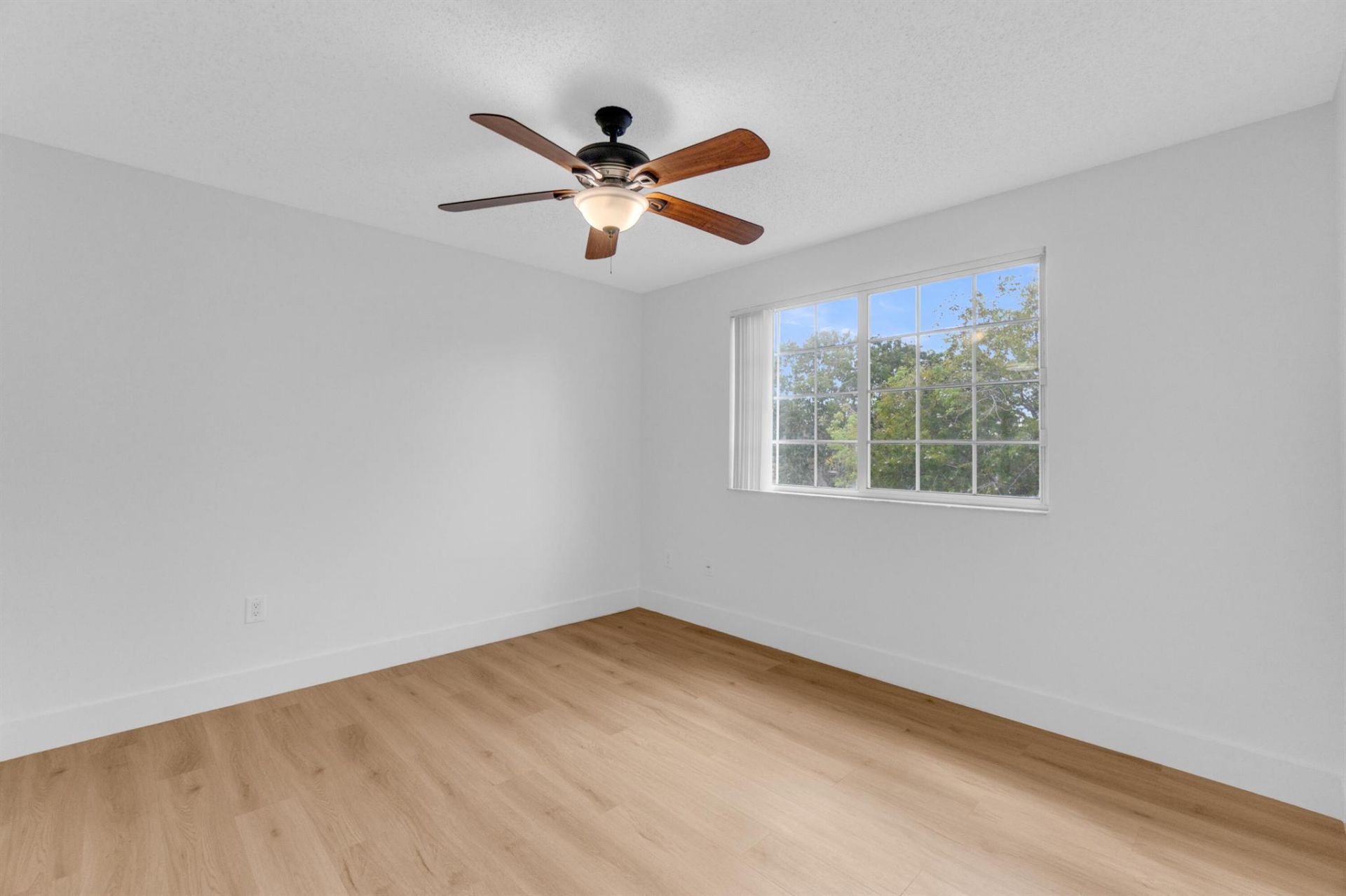 400 Crestwood Court N, Unit 420, Royal Palm Beach, FL 33411 Photo