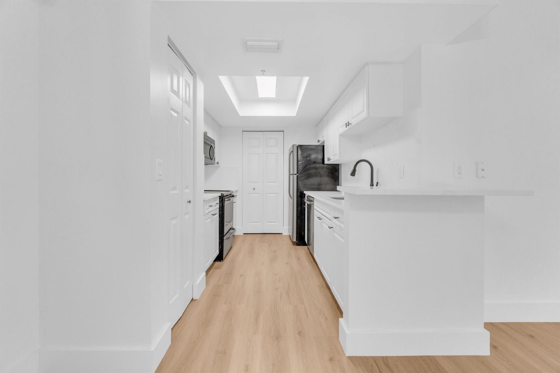 400 Crestwood Court N, Unit 420, Royal Palm Beach, FL 33411 Photo