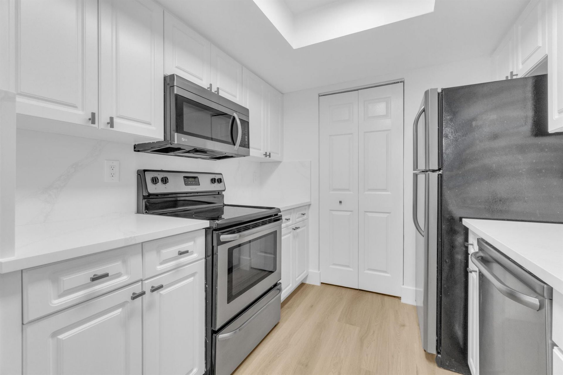 400 Crestwood Court N, Unit 420, Royal Palm Beach, FL 33411 Photo