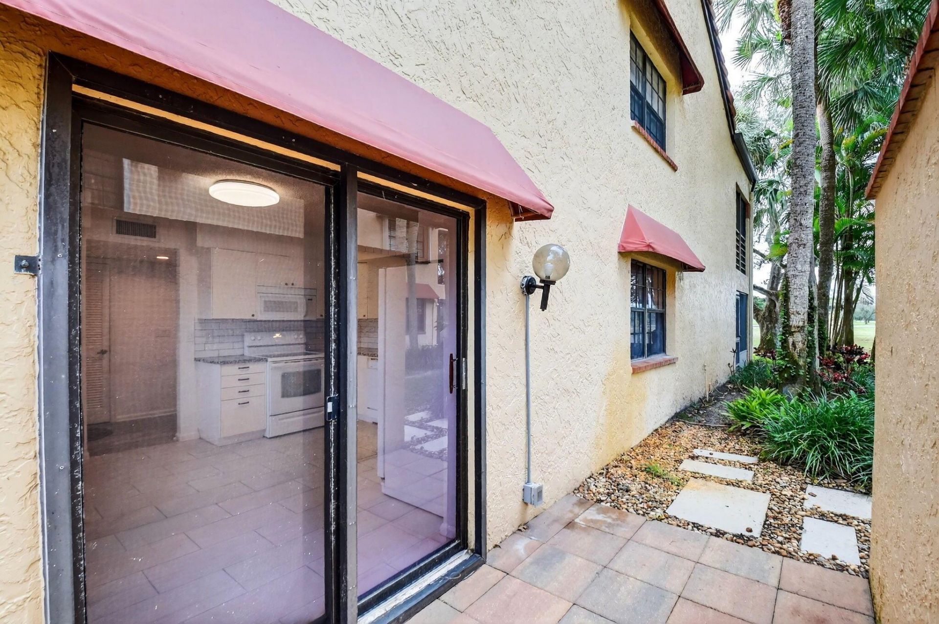 11281 Aspen Glen Drive, Unit 104, Boynton Beach, FL 33437 Photo