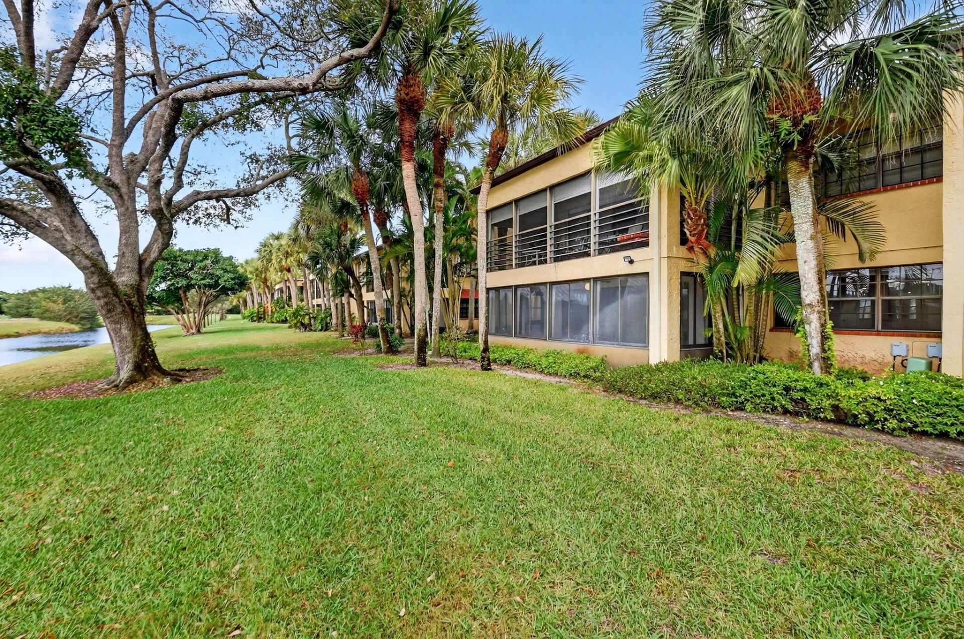 11281 Aspen Glen Drive, Unit 104, Boynton Beach, FL 33437 Photo