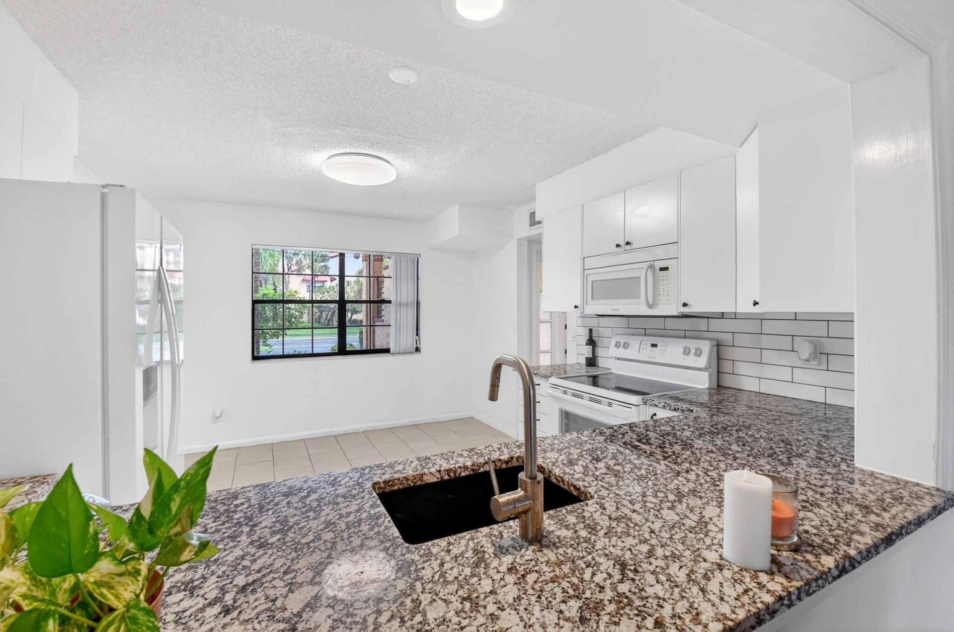 11281 Aspen Glen Drive, Unit 104, Boynton Beach, FL 33437 Photo