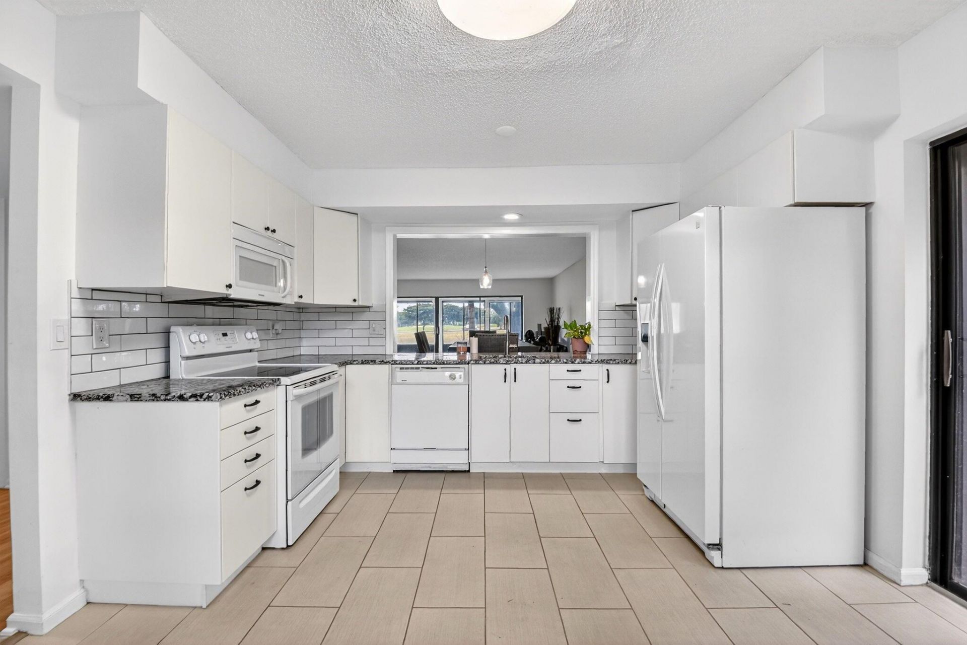 11281 Aspen Glen Drive, Unit 104, Boynton Beach, FL 33437 Photo