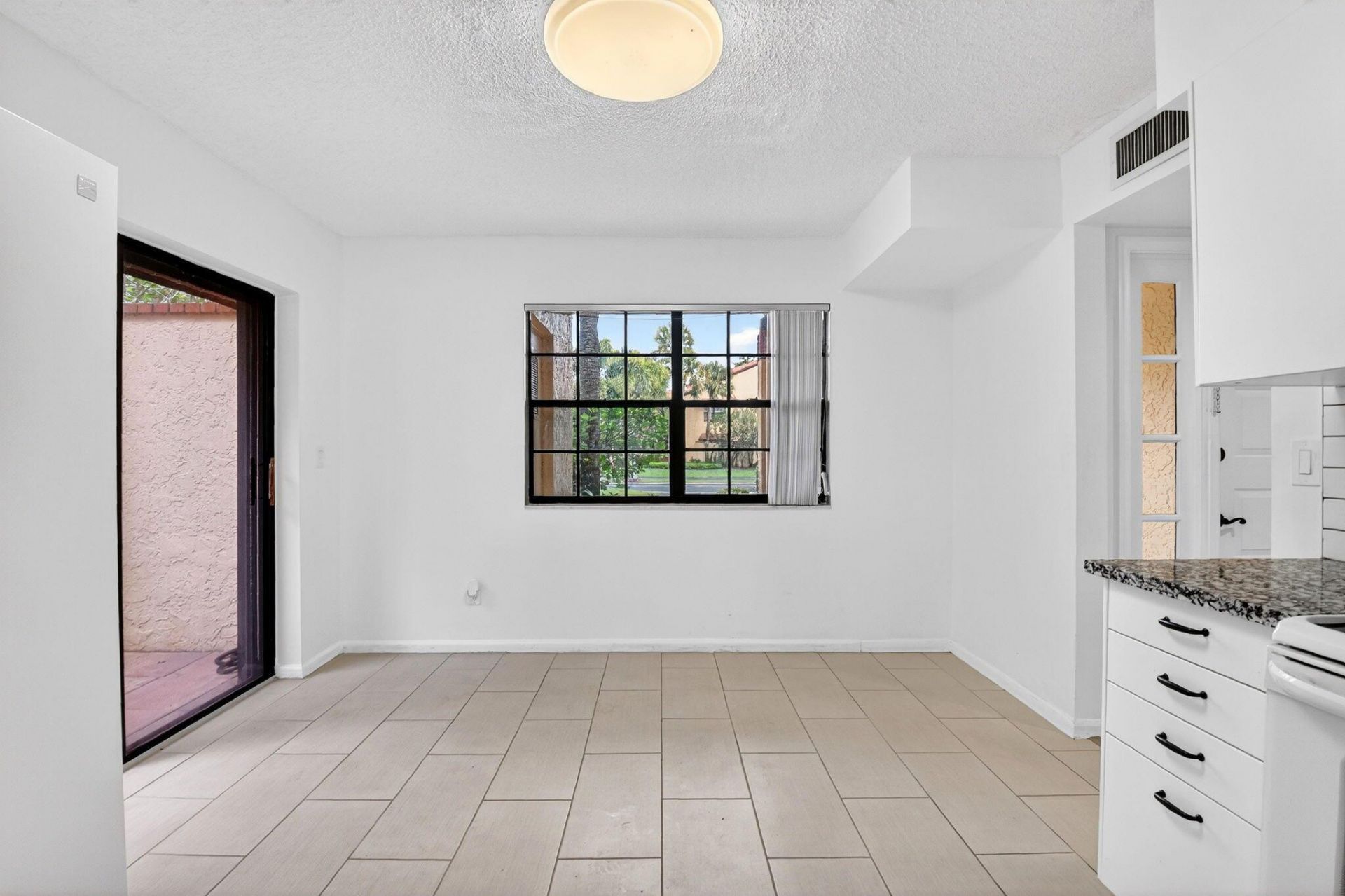 11281 Aspen Glen Drive, Unit 104, Boynton Beach, FL 33437 Photo