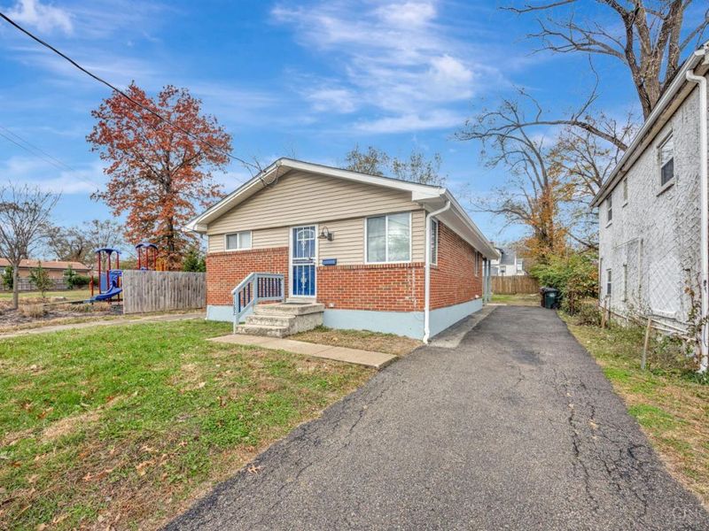 1282 Steffen Avenue, Lincoln Heights, OH 45215 Photo 3