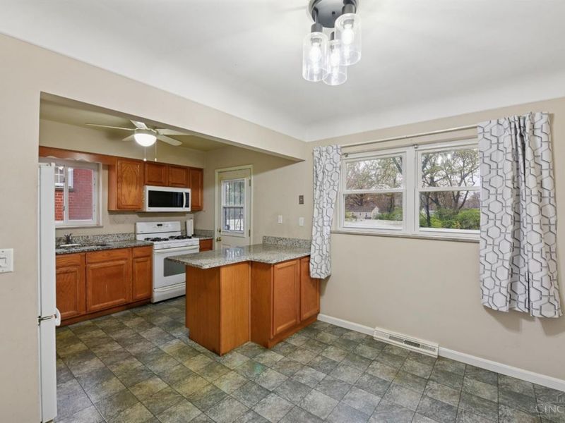 6629 Charann Lane, Springfield Twp., OH 45224 Photo 9