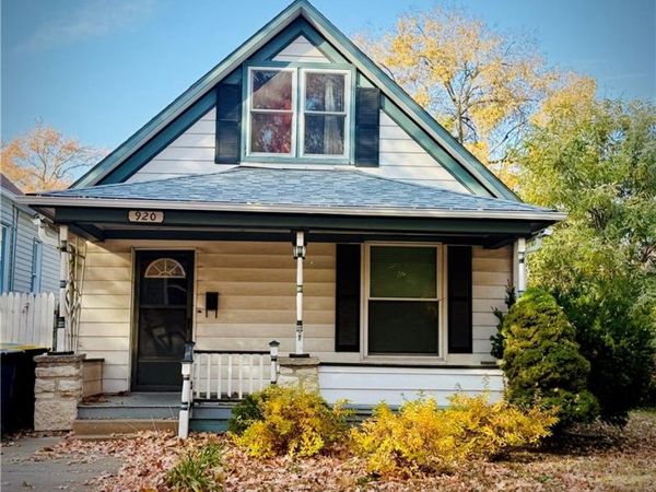 920 W 42nd Street, Kansas City, MO 64111