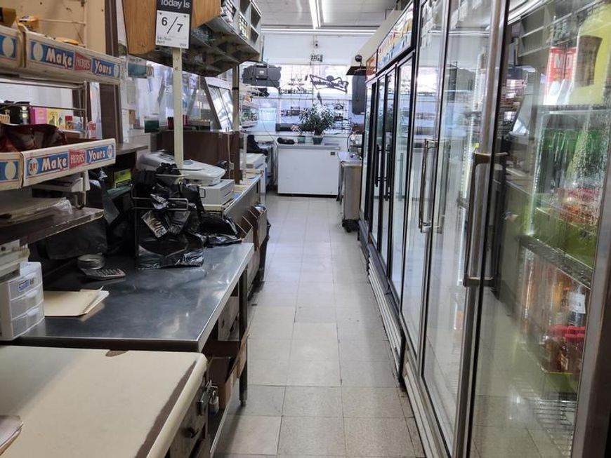 4 6 E 21st Street, Chester, PA 19013 Main Photo