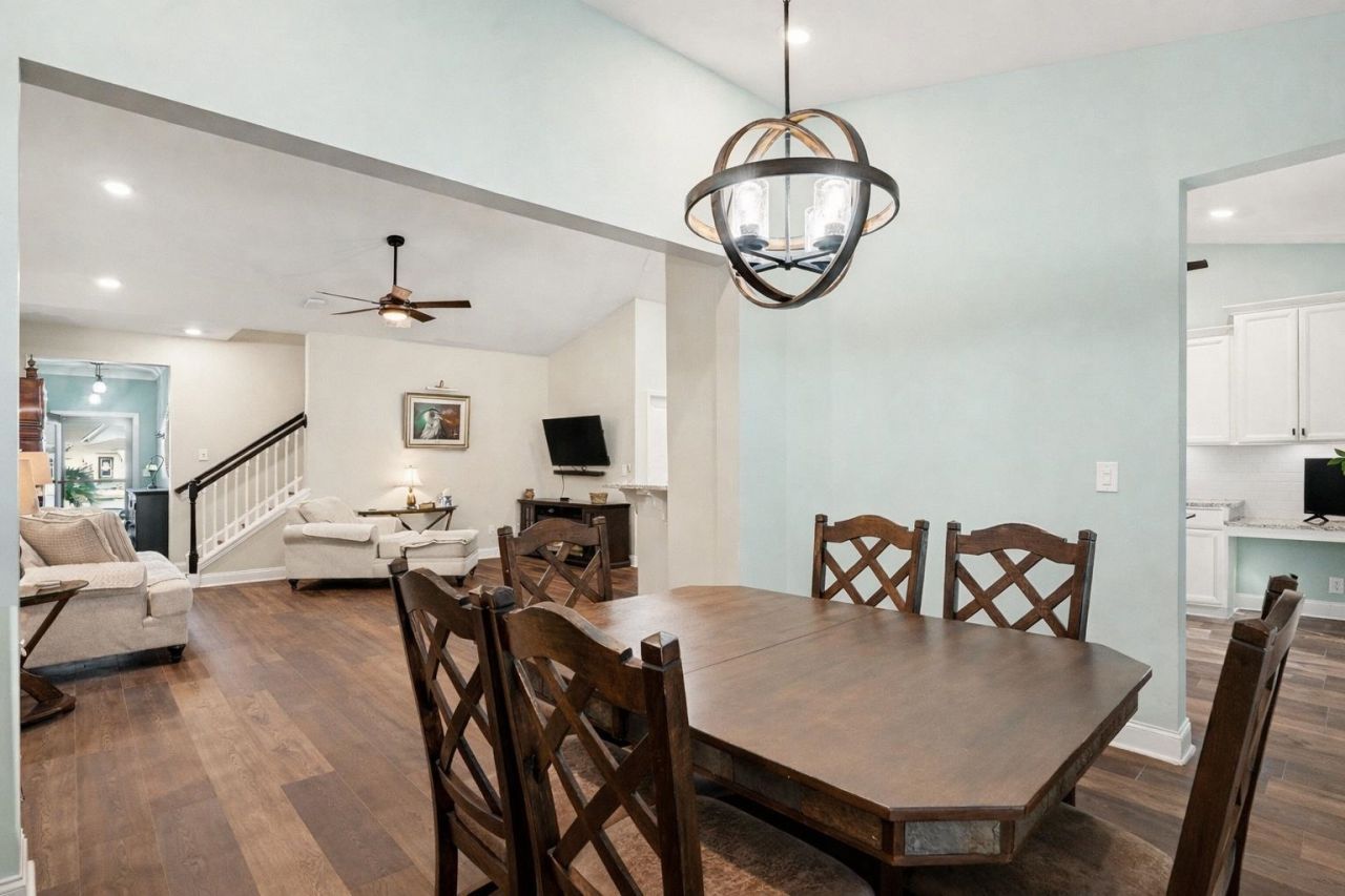 2480 Goldfinch Dr. Photo 10