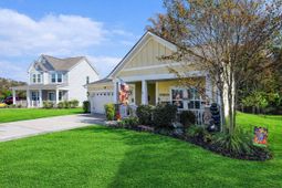 2480 Goldfinch Dr. photo 4