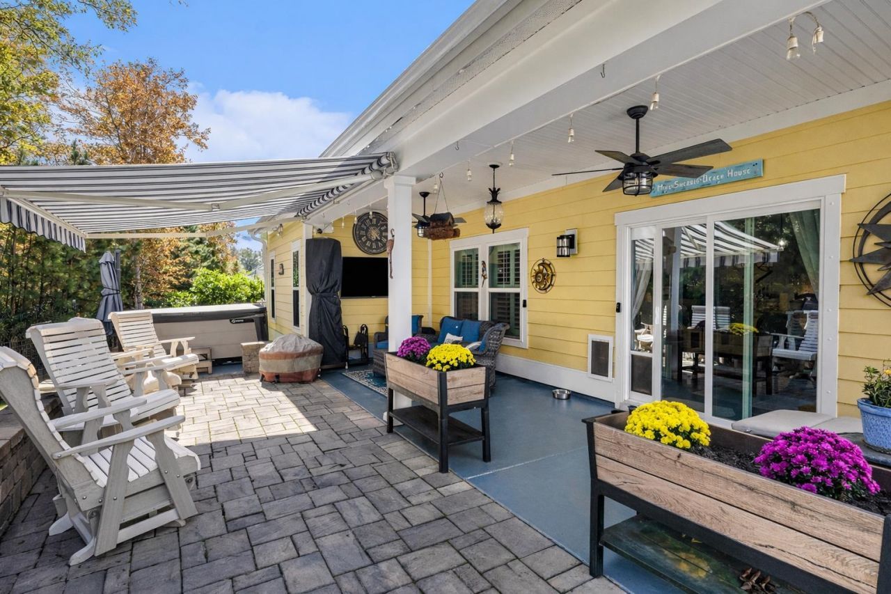 2480 Goldfinch Dr. Photo 25